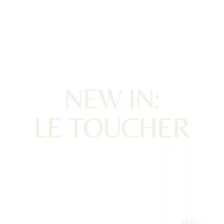 LE TOUCHER | when simplicity becomes luxury.There is a tricky feat in perfumery: creating a grand floral that avoids syrupy heaviness without falling into insipid transparency. Le Toucher rises to this challenge with remarkable confidence.From the opening notes, gardenia presents itself in a sober, almost austere version – drawn in charcoal rather than watercolour. Jasmine adds just the right amount of depth to anchor the composition in reality.This eau de parfum could have tipped over into excess. But this is not the case. The composition breathes, unfolding with natural ease. The heart reveals a milky, almost creamy warmth that envelops without weighing down.Le Toucher fully lives up to its name: it makes you want to touch the skin that wears it. It is this sensoriality that transcends the strictly olfactory realm.In a world saturated with olfactory noise, Le Toucher chooses elegant whispers. It is not a fragrance that screams ‘look at me’, but an invitation to come closer.A first creation that heralds a brand to watch closely.Main notes: Gardenia, Jasmine Longevity: 8-10 hours Concentration: Eau de parfumAvailable on SCENTISSIME | Free shipping throughout the European Union, low shipping costs for other destinations#MaisonFrankPayne #LeToucher #NichePerfumes #NichePerfumery #NichePerfume #FragranceAddict #PerfumeLover #HautParfumerie #FragranceReview #Scentissime #PerfumeCollection #LuxuryFragrance #ArtisanalPerfume #ParfumParis