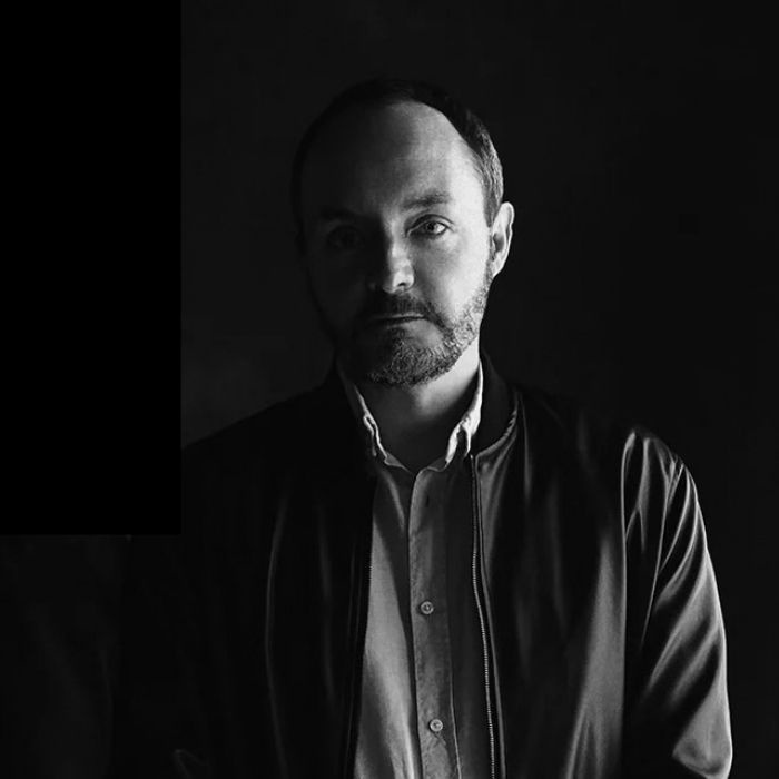 Portrait d'Alexandre Makhloufi, créateur et parfumeur de Dissident Parfums